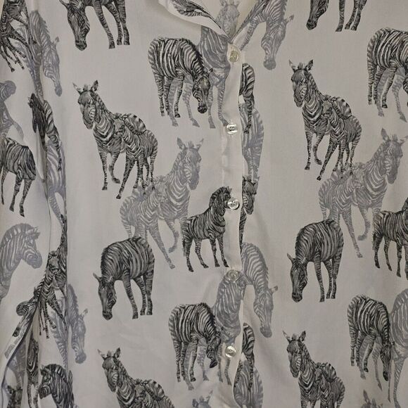 ASOS Design button front shirt Zebra Size 4 Black White - Picture 3 of 5